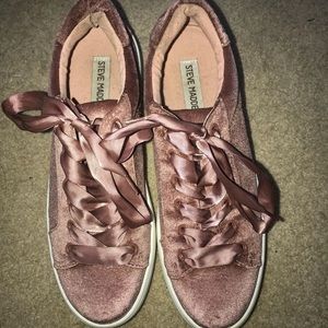 Steve Madden Shoes - Pink velvet Steve madden shoes Steve Madden Shoes - Pink velvet Steve madden shoes